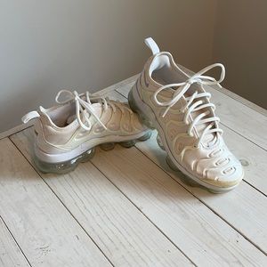 VAPOR MAX AIR WHITE SNEAKERS